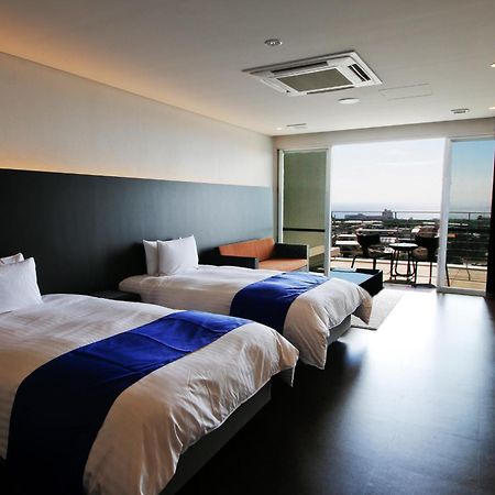 Transit Overnight Hotel Yomitan Esterno foto