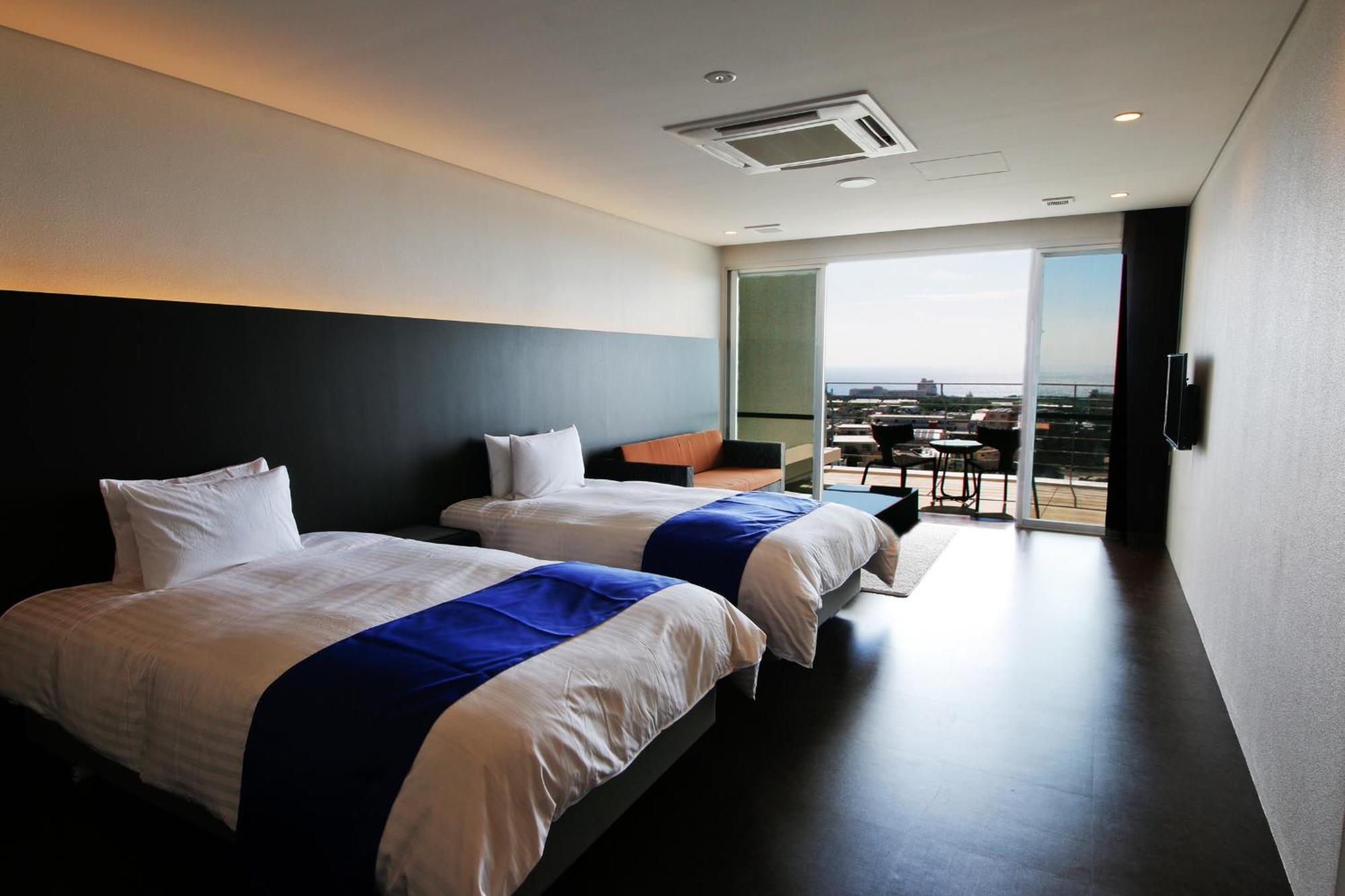 Transit Overnight Hotel Yomitan Esterno foto