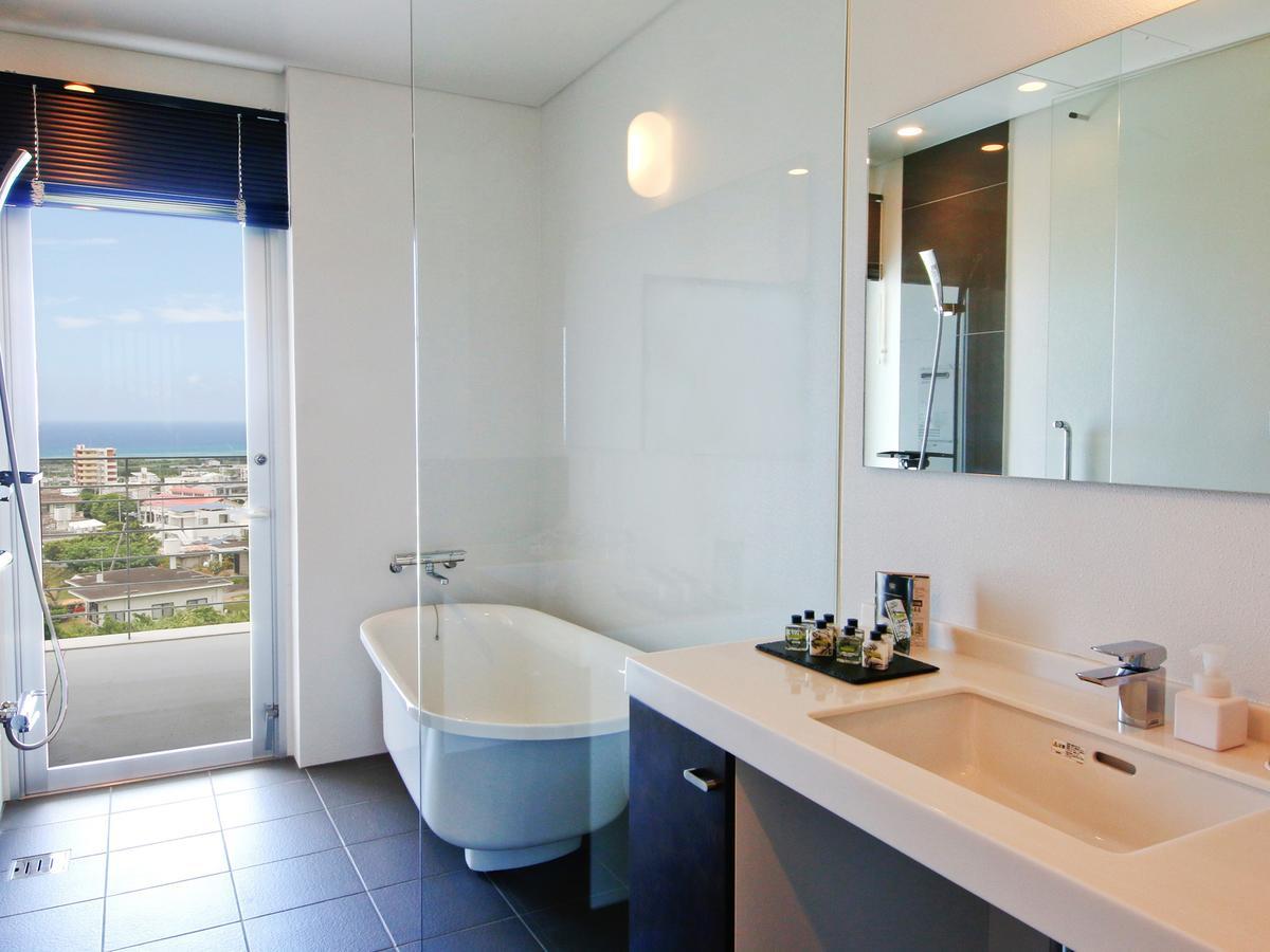 Transit Overnight Hotel Yomitan Esterno foto