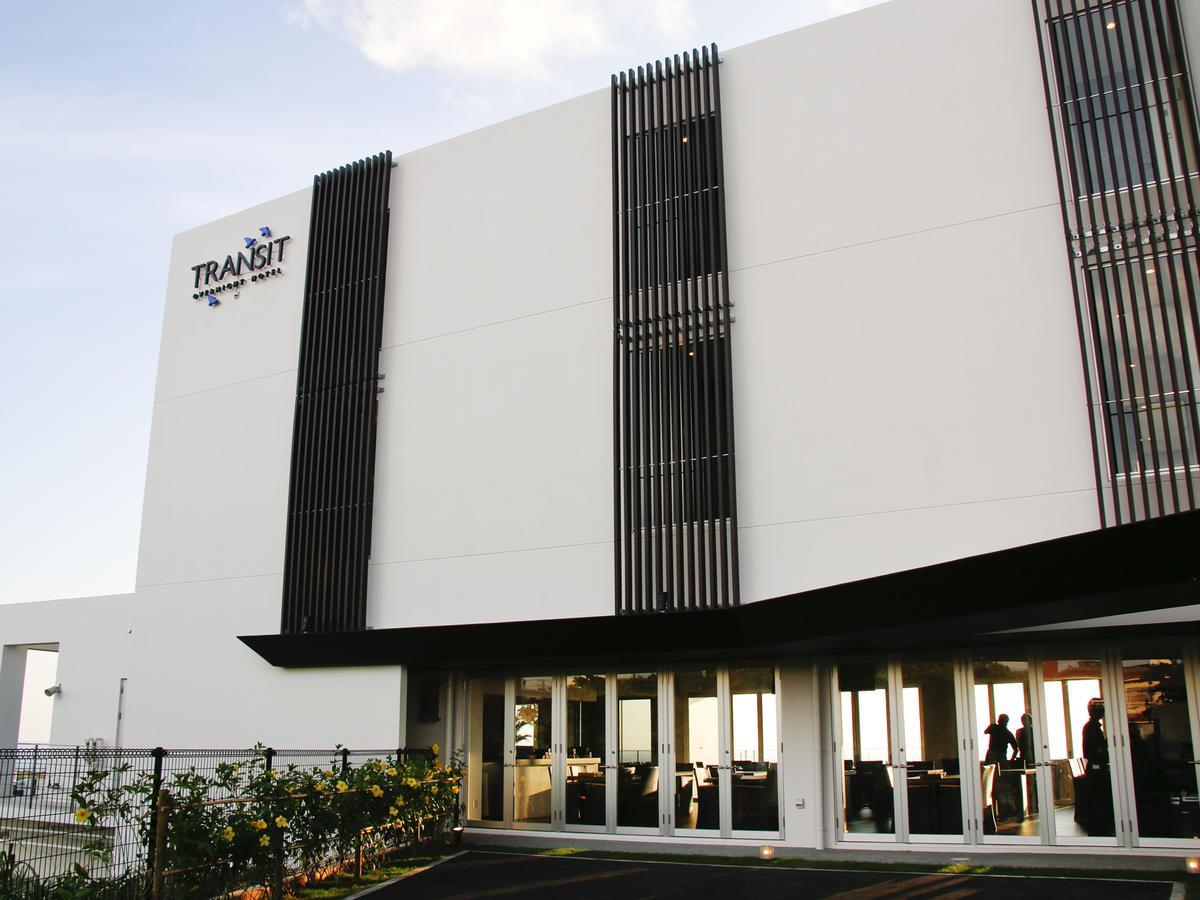 Transit Overnight Hotel Yomitan Esterno foto